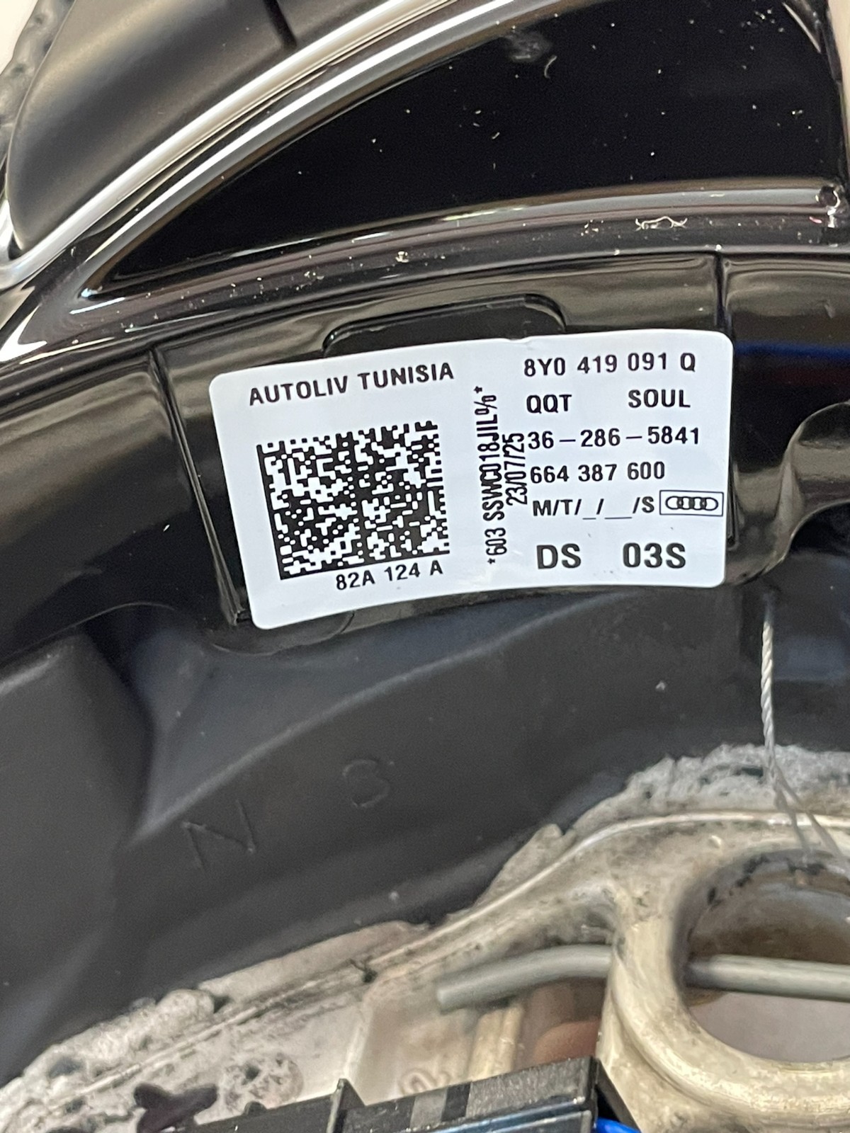 AUDI A3 S3 8Y LENKRAD SPORT ABGEFLACHT GELOCHT SCHALTWIPPEN 8Y0419091Q ORIG NEU - Obrázek 4