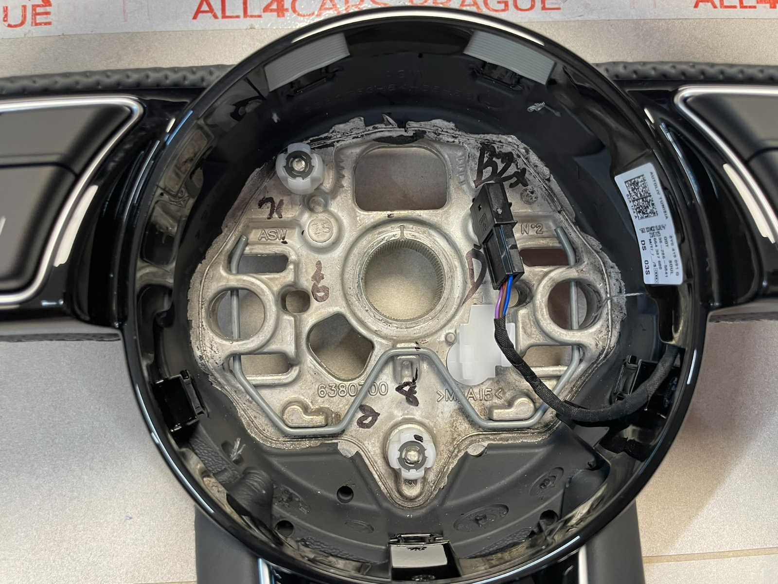 AUDI A3 S3 8Y LENKRAD SPORT ABGEFLACHT GELOCHT SCHALTWIPPEN 8Y0419091Q ORIG NEU - Obrázek 10