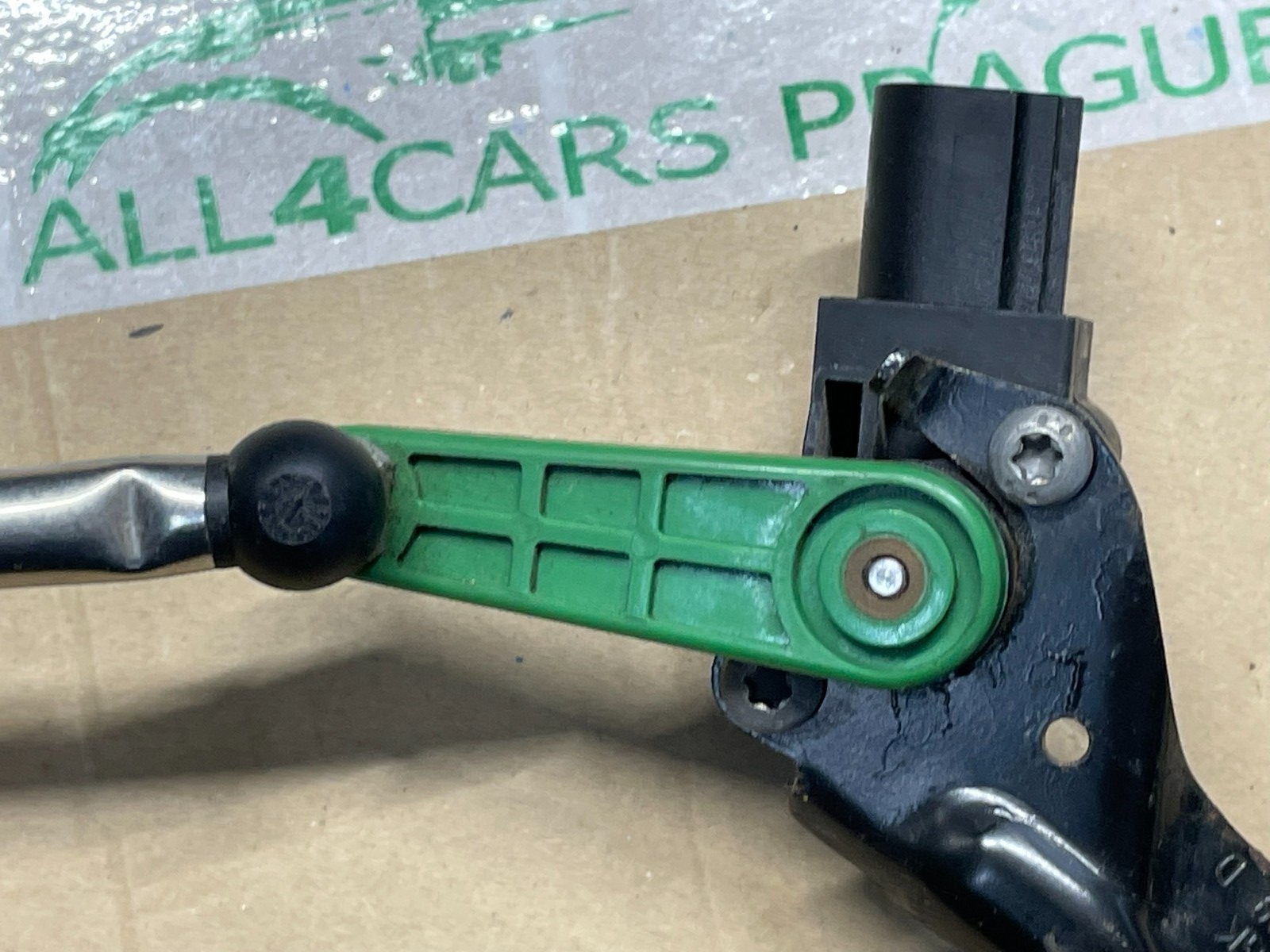 AUDI A4 A5 NIVEAUSENSOR LEUCHTWEITENREGELUNG HINTEN LINKS 8K0941309D + 8K0907503 - Obrázek 14