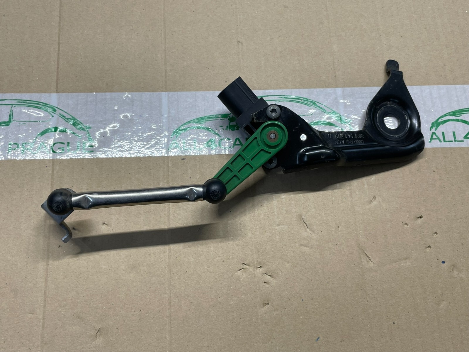 AUDI A4 A5 NIVEAUSENSOR LEUCHTWEITENREGELUNG HINTEN LINKS 8K0941309D + 8K0907503