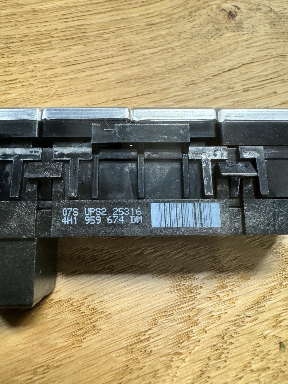 AUDI A8/S8 SCHALTLEISTE SCHALTER MITTELKONSOLE MEHRFACHSCHALTER 4H1959674DM ORIG - Obrázek 7