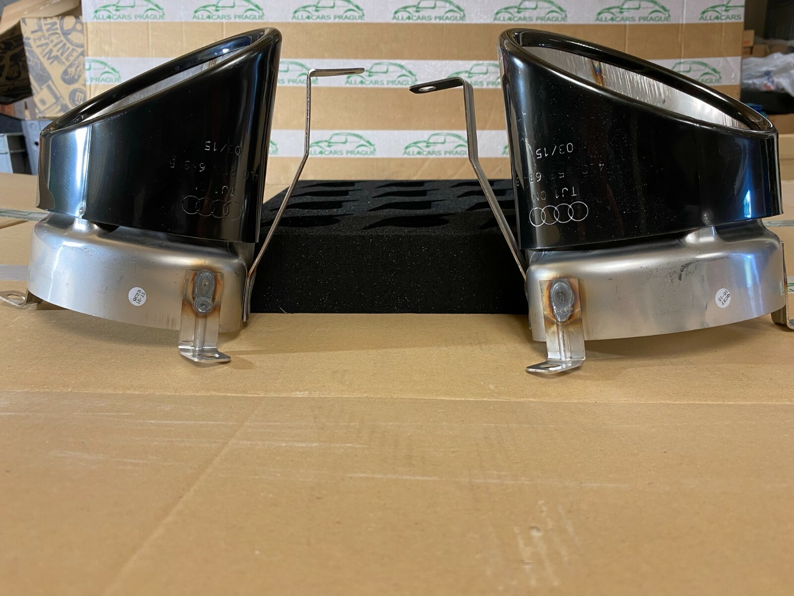 AUDI Q7 4L AUSPUFFBLENDEN SCHWARZ 4L0253683B 4L0253684B ORIGINAL NEU!!! - Obrázek 4