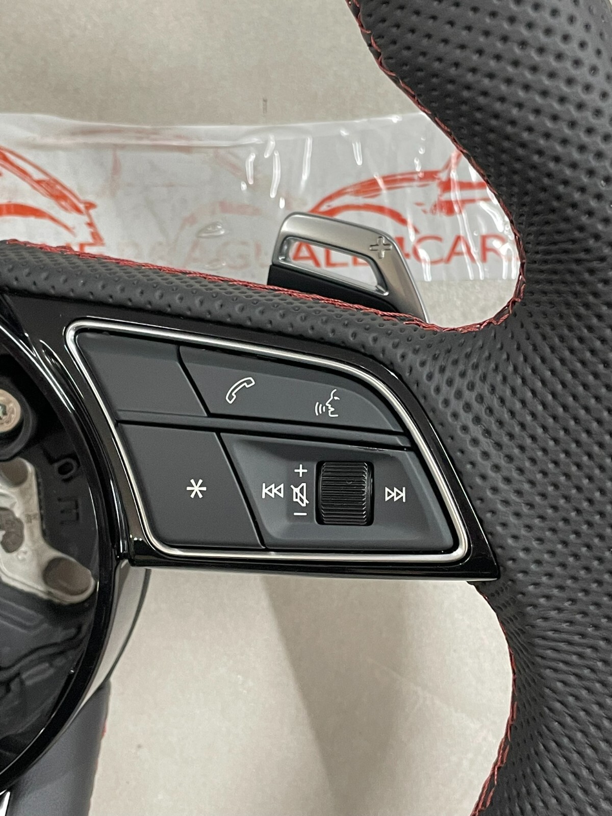 AUDI S4 S5 8W SPORT LEDER LENKRAD ABGEFLACHT GELOCHT S PADELS 8W0419091 ORIG NEU - Obrázek 3