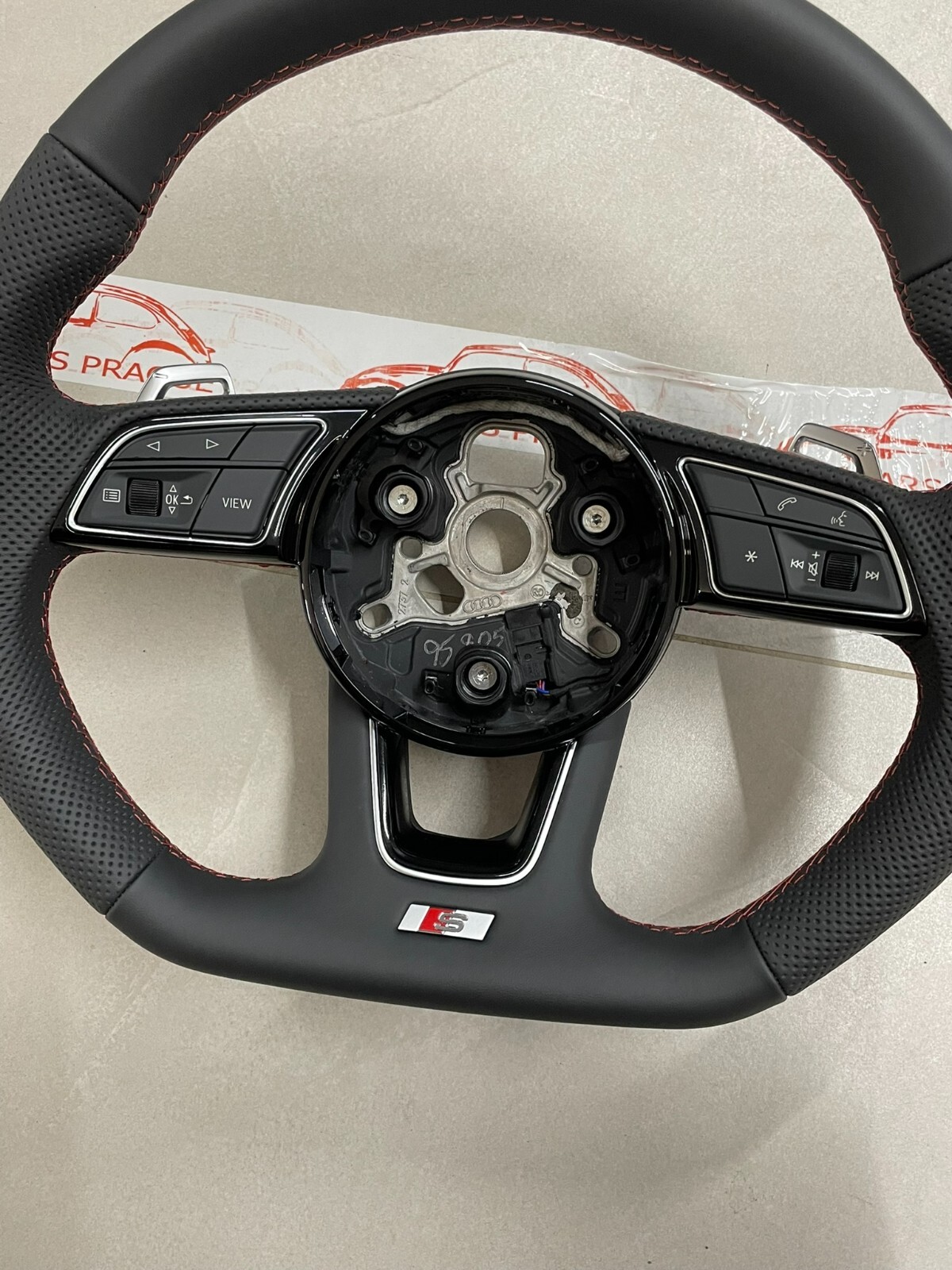 AUDI S4 S5 8W SPORT LEDER LENKRAD ABGEFLACHT GELOCHT S PADELS 8W0419091 ORIG NEU - Obrázek 5