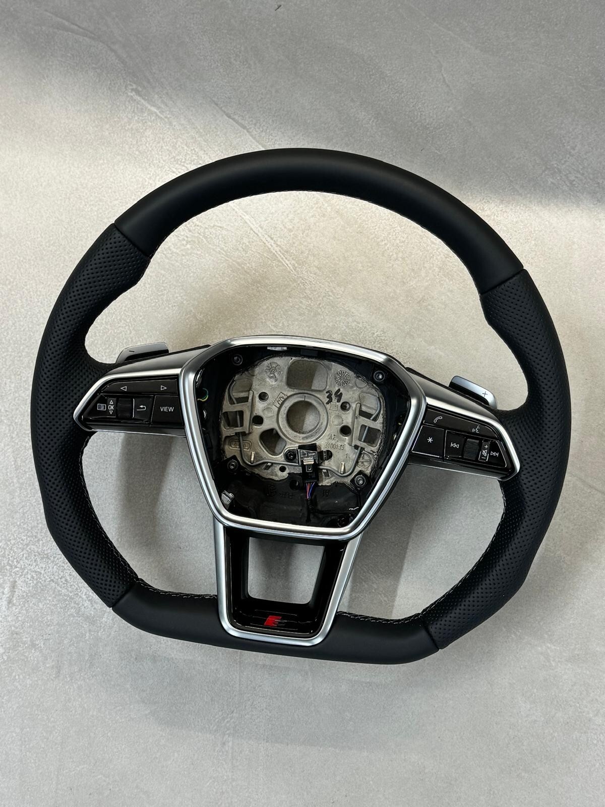 AUDI S6,A6,A7,A8 C8 SPORT LEDER LENKRAD S ABGEFLACHT-Fast Neu-Dem vom Neu Wagen