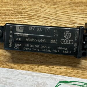 AUDI VW BENTLEY ANTENNE REIFENDRUCKKONTROLLE 8E0907277 Fast Neu dem vom Test Car
