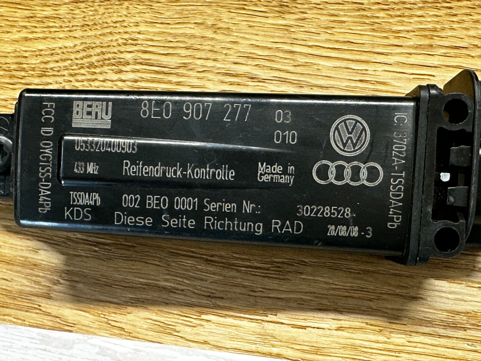AUDI VW BENTLEY ANTENNE REIFENDRUCKKONTROLLE 8E0907277 Fast Neu dem vom Test Car - Obrázek 6