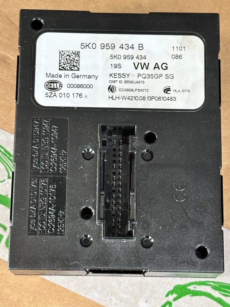 AUDI VW SKODA STEUERGERÄT KEYLESS ENTRY KESSY 5K0959434B 5K0 959 434 B Fast Neu. - Obrázek 4