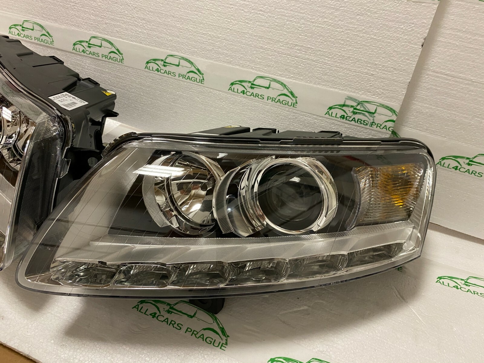 Audi A6 4F 2009-2011 R+L LED XENON NEW ORIG. 4F0941029DG + 4F0941030DG, US MODEL - Obrázek 4