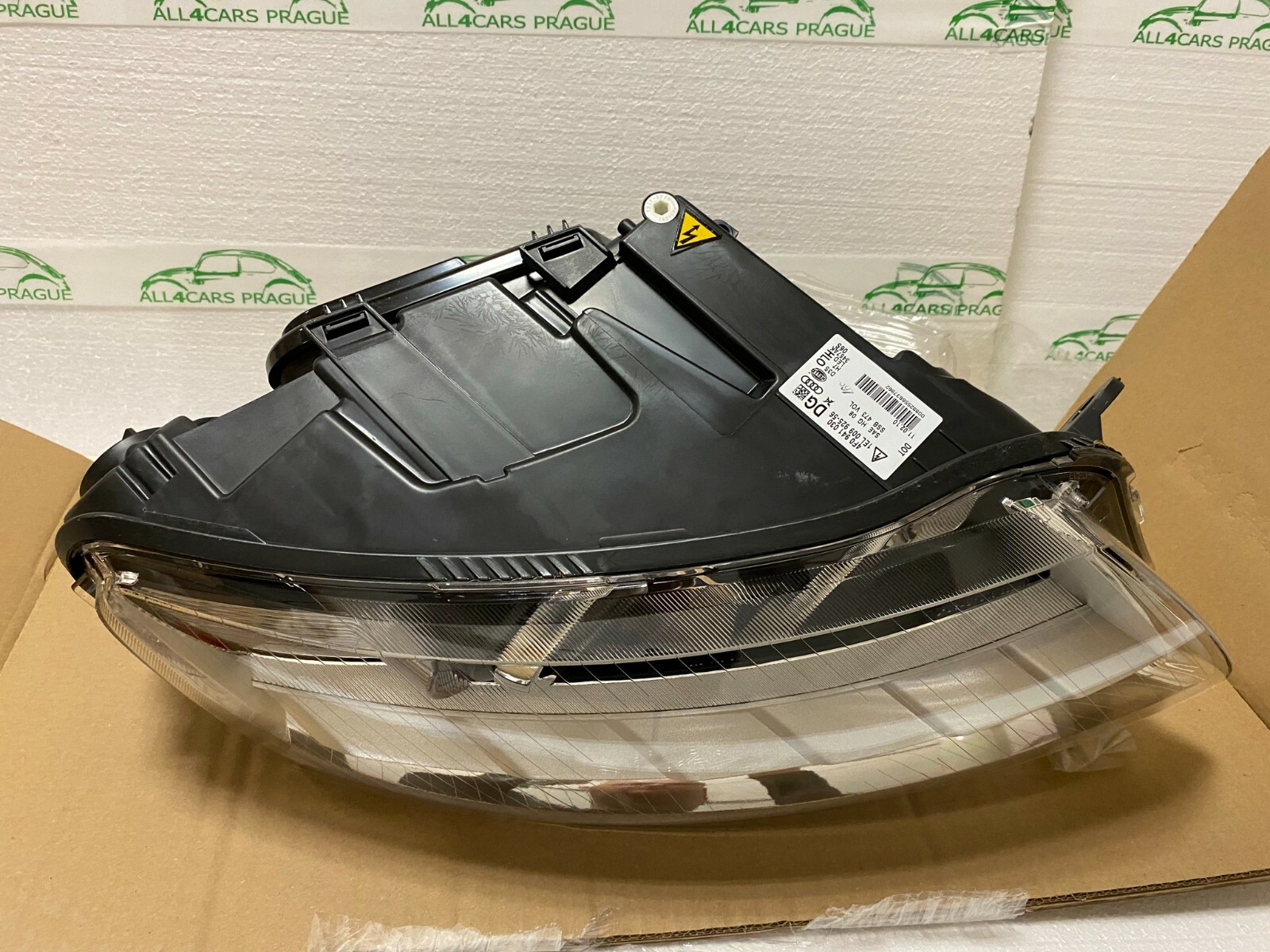 Audi A6 4F 2009-2011 R+L LED XENON NEW ORIG. 4F0941029DG + 4F0941030DG, US MODEL - Obrázek 9