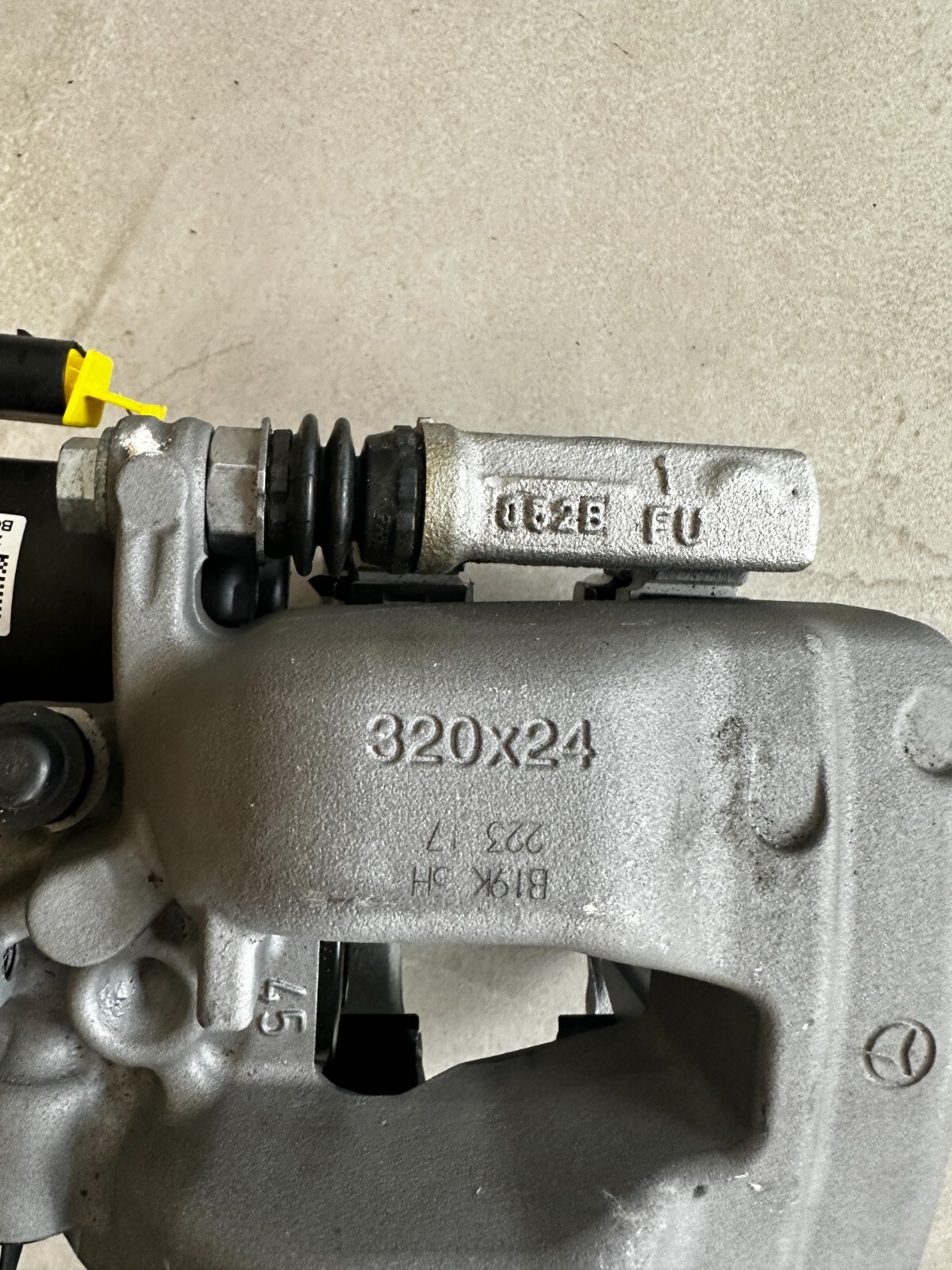 MERCEDES BENZ ELEKTRISHE BREMSATTEL HINTEN 320*24 1T628B 052BFU 2K745C ORIG.NEU - Obrázek 6