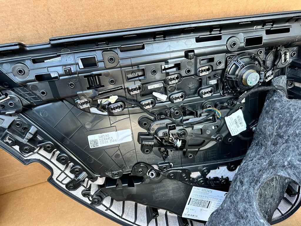 MERCEDES C W205 LEDER SPORT SITZEN KOMPLET NEU DEMONT VOM TEST CAR 95 Km, LIM.10 - Obrázek 18