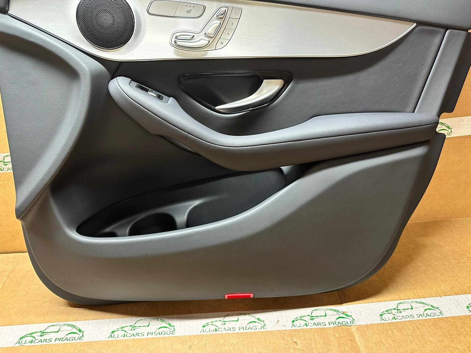 MERCEDES GLC X253 TÜRVERKLEIDUNG VORNE RECHTS SCHWARZ A2057200295 - Obrázek 6