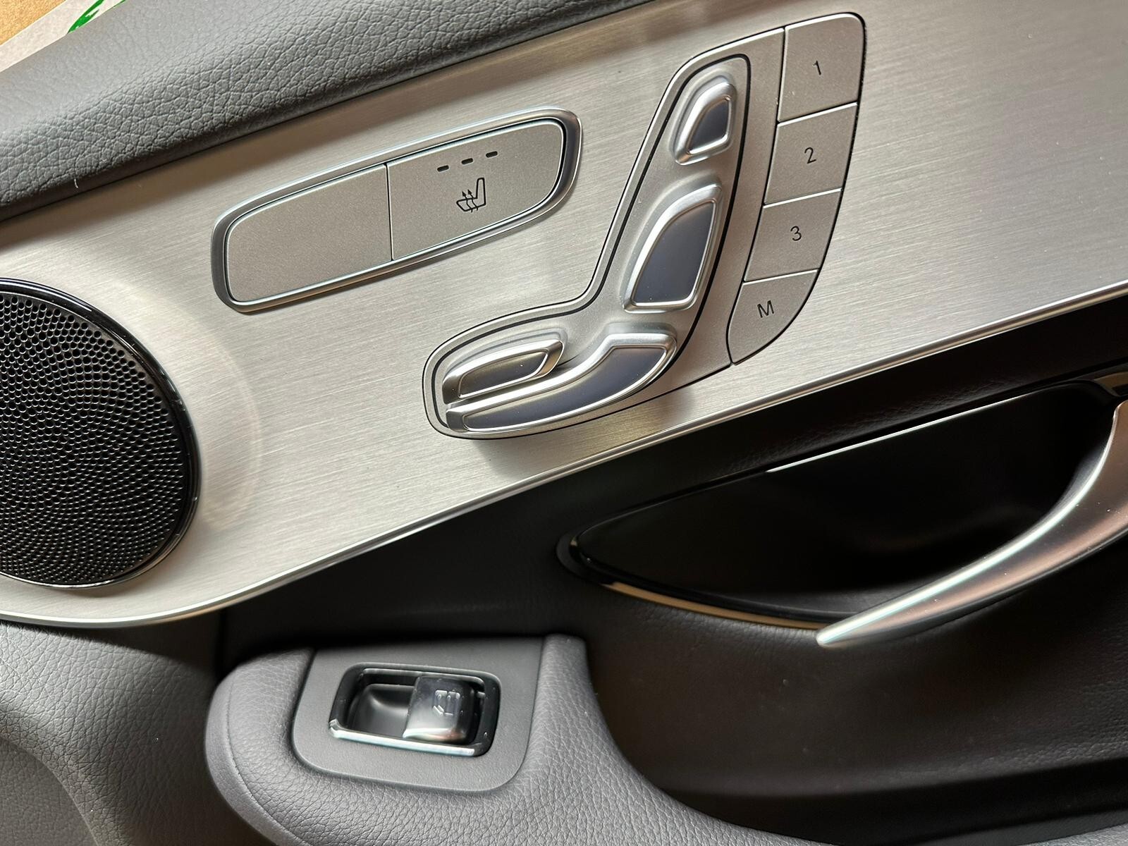 MERCEDES GLC X253 TÜRVERKLEIDUNG VORNE RECHTS SCHWARZ A2057200295 - Obrázek 8