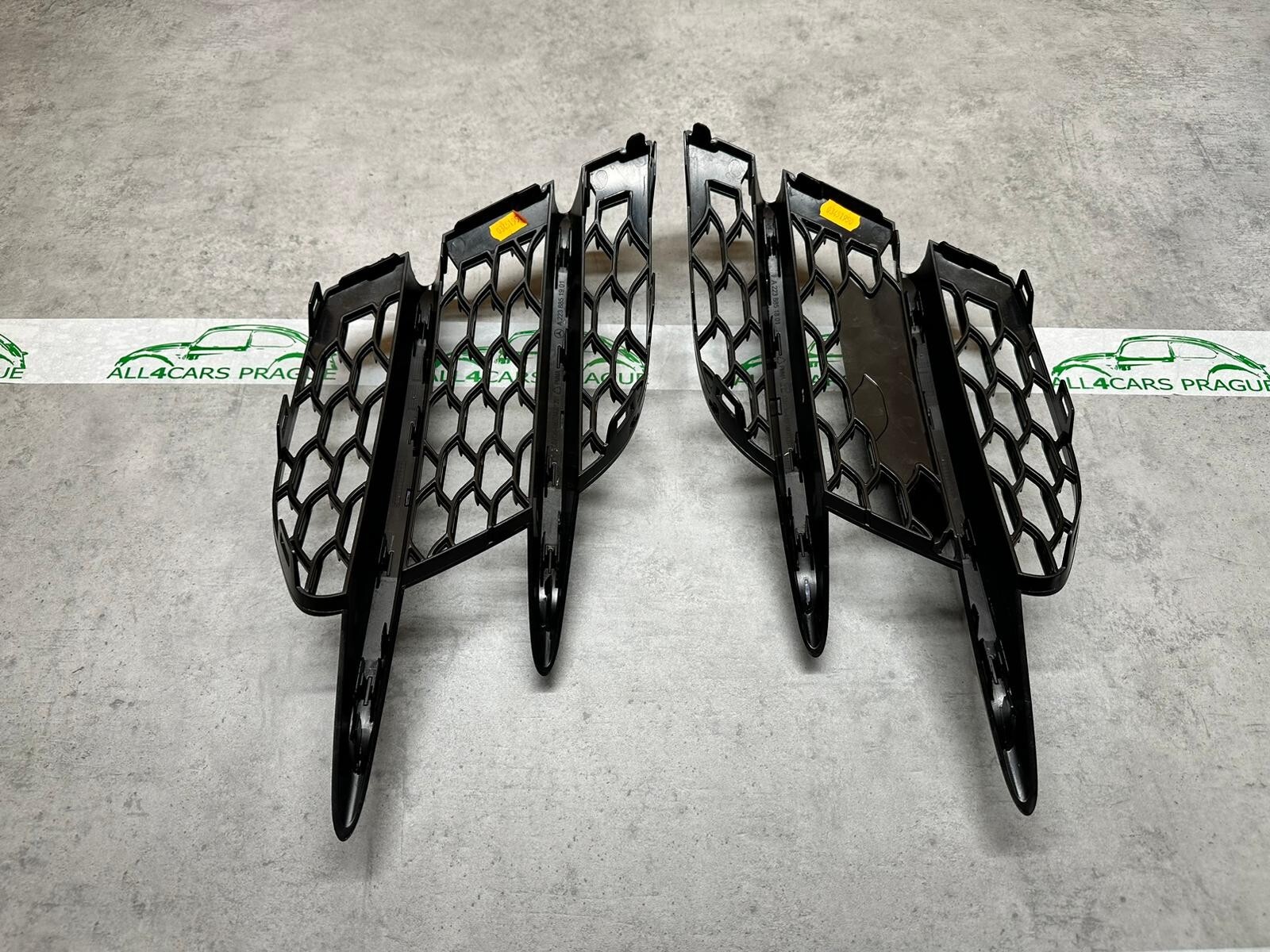 MERCEDES S-KLASS 223 STOSSFÄNGER-LÜFTUNGSGITTER A2238851801 A2238851901 Fast Neu