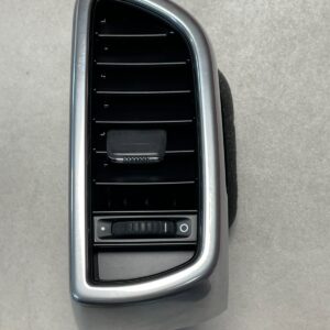PORSCHE CAYENNE 7P5 LÜFTUNGS SCHLITZE ARMATURENBRETT LINKS VORN 7P5819703A ORIG.