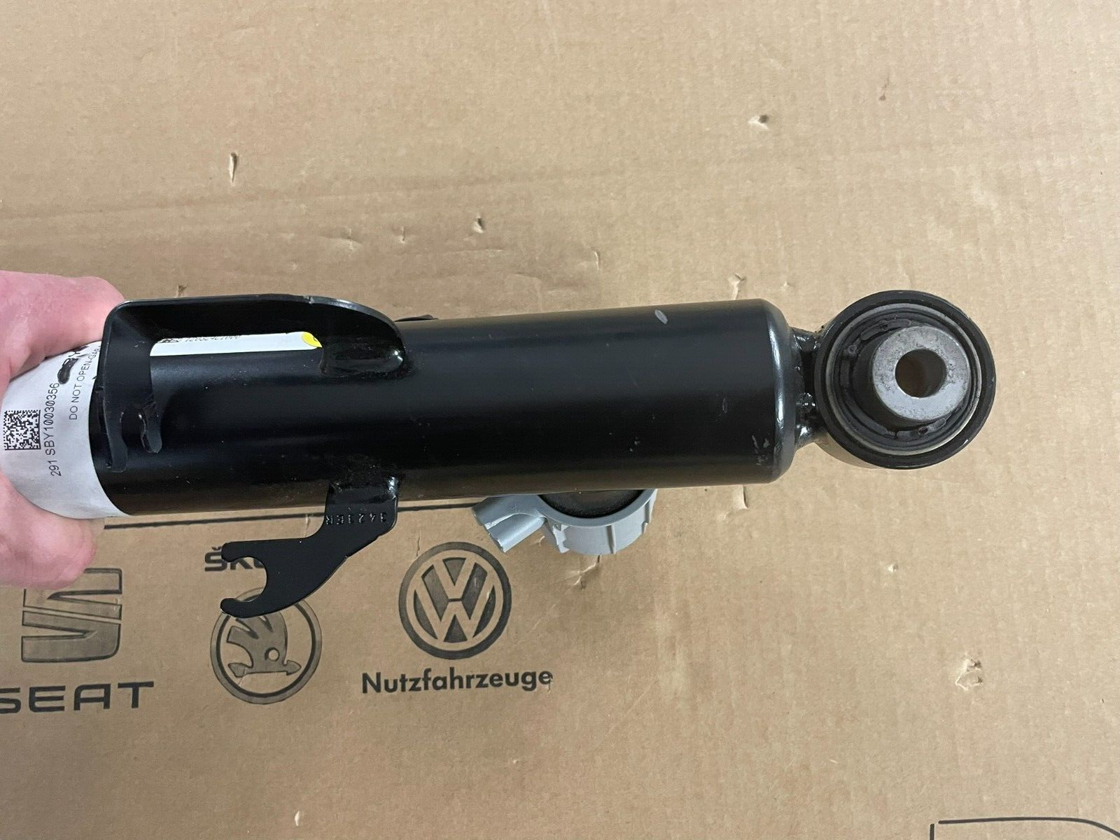 PORSCHE CAYENNE 9YA-2 STOSSDÄMPFER ELEKTRISCH HINTER RECHTS 9Y0513028F ORIG NEU - Obrázek 11