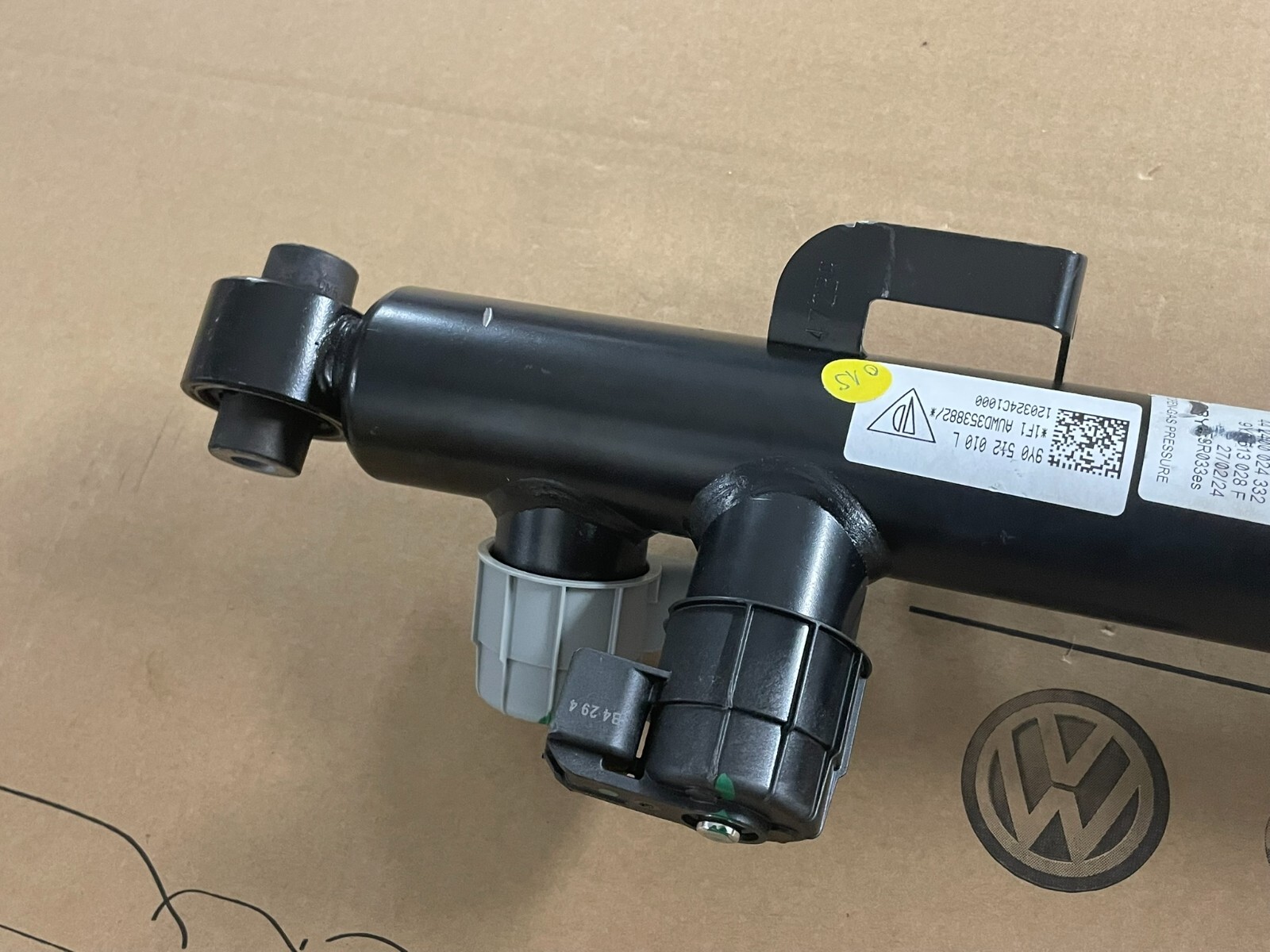 PORSCHE CAYENNE 9YA-2 STOSSDÄMPFER ELEKTRISCH HINTER RECHTS 9Y0513028F ORIG NEU - Obrázek 16