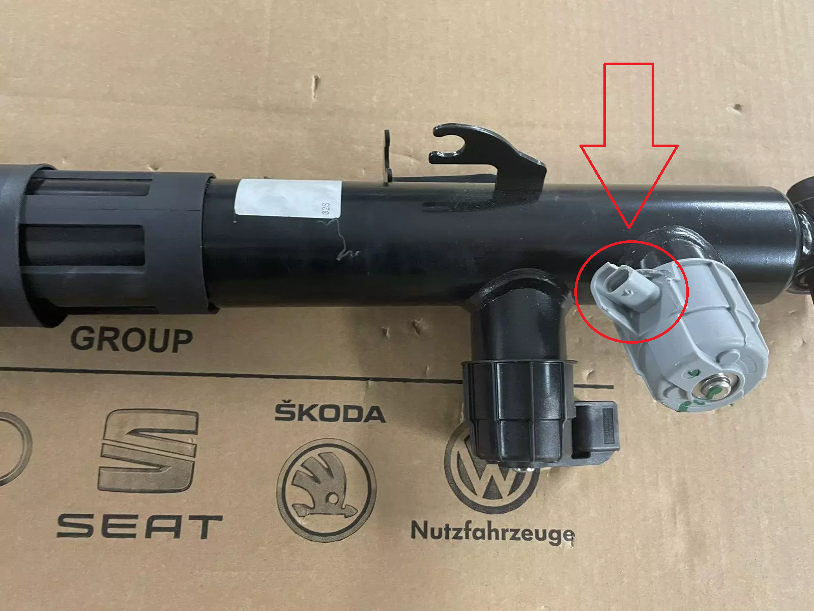 PORSCHE CAYENNE 9YA-2 STOSSDÄMPFER ELEKTRISCH HINTER RECHTS 9Y0513028F ORIG NEU - Obrázek 17