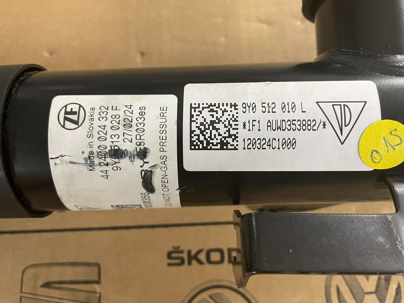 PORSCHE CAYENNE 9YA-2 STOSSDÄMPFER ELEKTRISCH HINTER RECHTS 9Y0513028F ORIG NEU - Obrázek 4