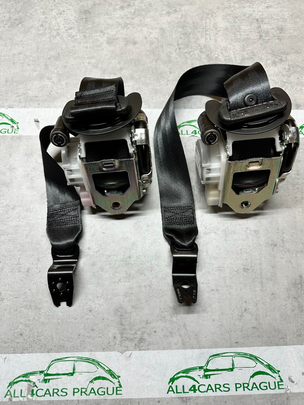 SEAT IBIZA SEAT ARONA SICHERHEITSGURTEN 6F1857705 + 6F1857706 SEATBELTS ORIG NEW