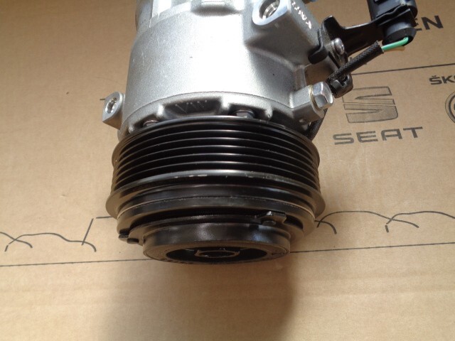 ŠKODA CITIGO KLIMAKOMPRESSOR 1S0816803A ORIG.SKODA TEIL - NEU-FOTOS GUCKEN !!! - Obrázek 17