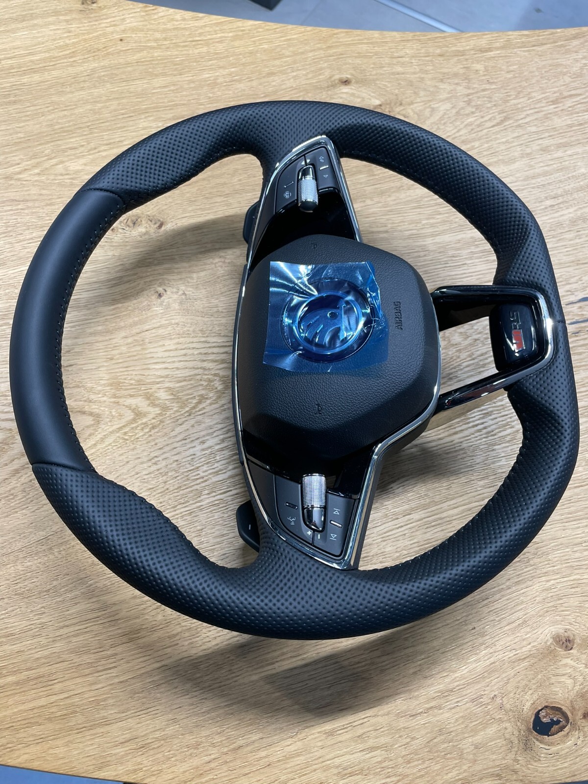 ŠKODA LENKRAD LEDER SPORT TIPTRONIC MIT RS LOGO COMPLET 5E3419093P + 6VA880201 - Obrázek 12