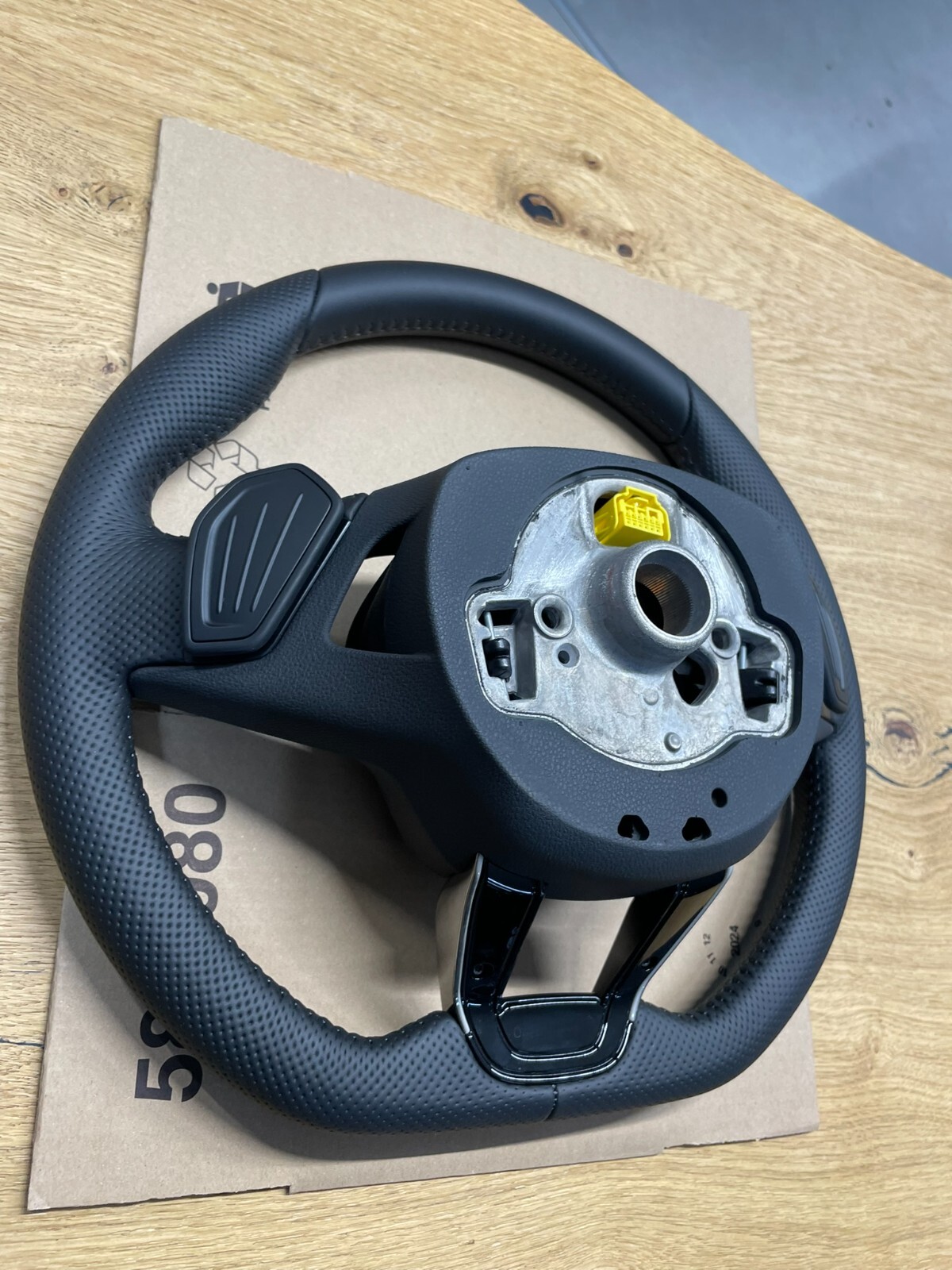 ŠKODA LENKRAD LEDER SPORT TIPTRONIC MIT RS LOGO COMPLET 5E3419093P + 6VA880201 - Obrázek 18