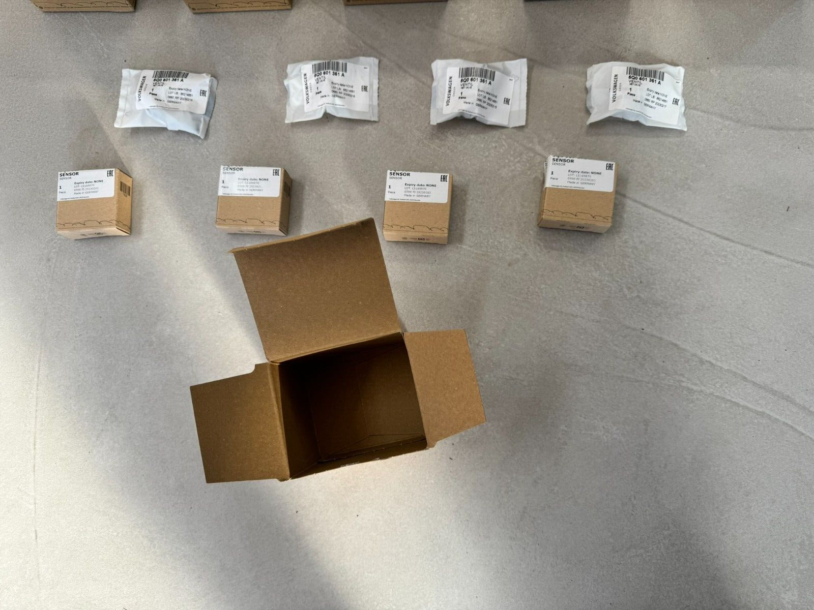 VOLKSWAGEN REIFENDRUCK KONTROLL SATZ REPARATUR 5Q0998270F 5Q0907275F ORIG.NEU!! - Obrázek 7