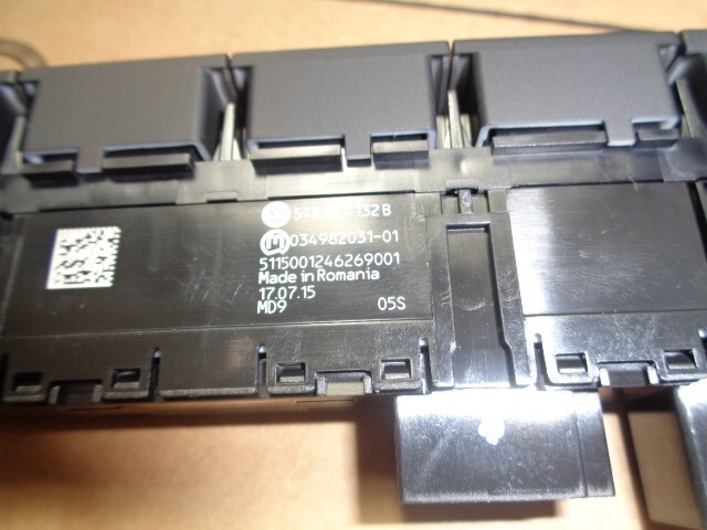 VOLKSWAGEN TOURAN 5T MEHR FACH SCHALTER 5TA927132B FAST NEU DEM.VOM TEST WAGEN.. - Obrázek 3