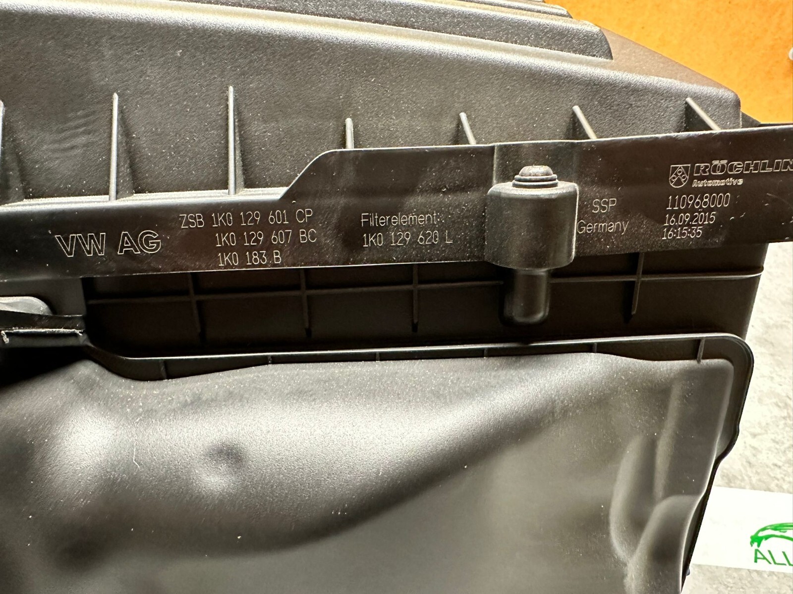 VOLKWAGEN SKODA LUFTFILTERKASTEN MIT NEUA AIR FILTER 1K0129607BC ORIG.NEU!! - Obrázek 9