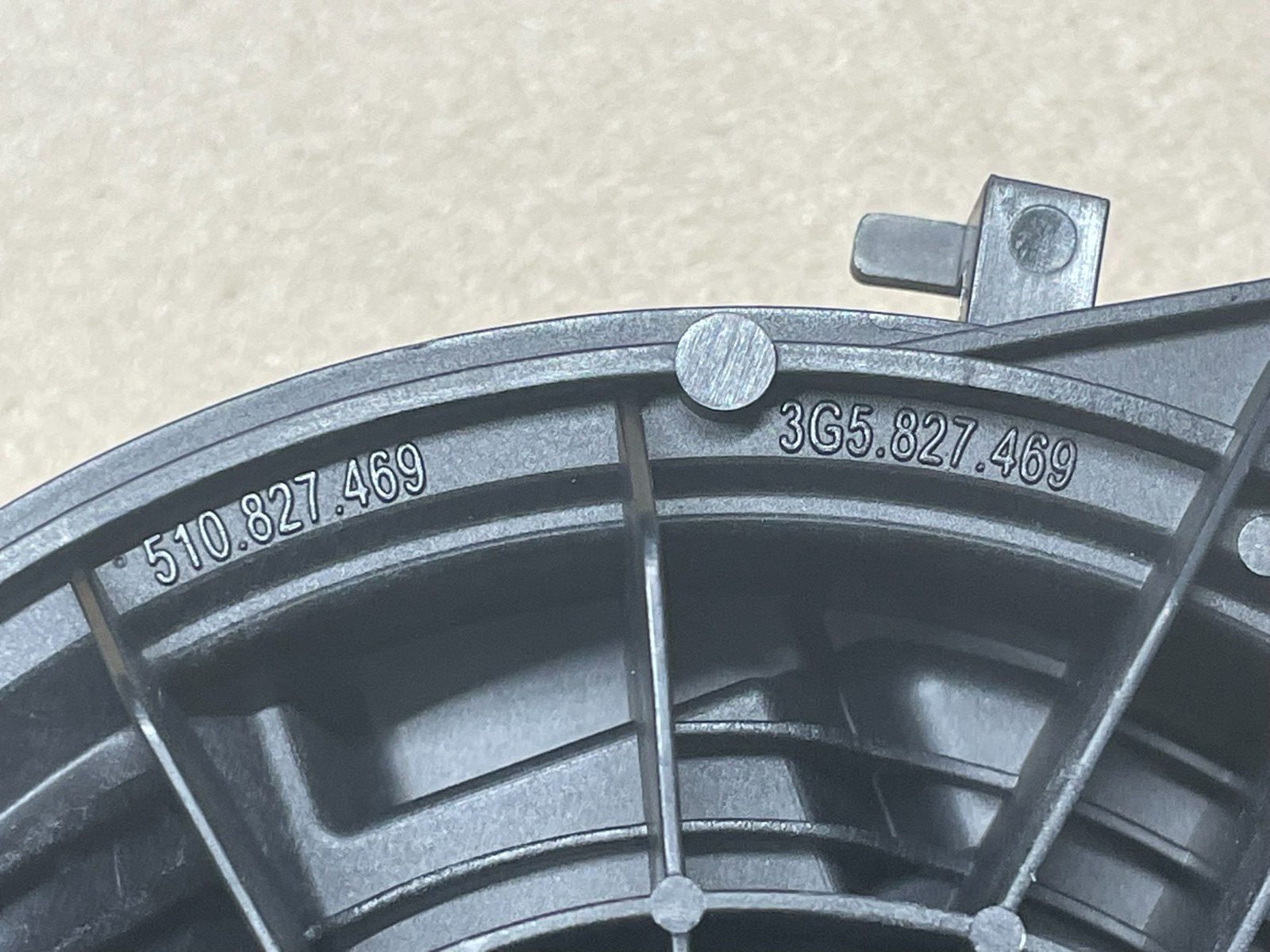 VW ARTEON GOLF SPORTSVAN PASSAT HECKKLAPPENÖFFNER LOGO 510827469 TEST CAR DEMONT - Obrázek 19