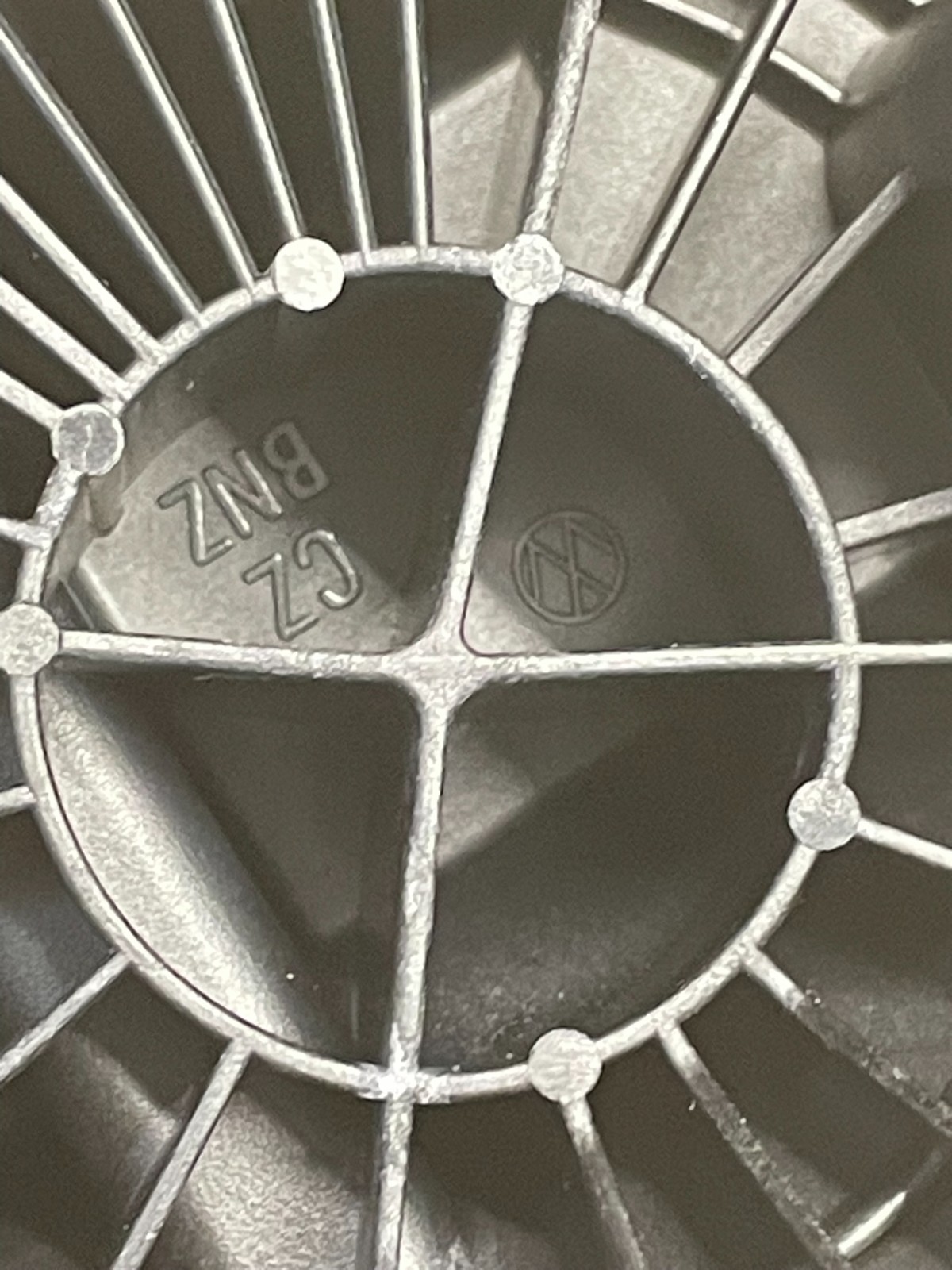 VW ARTEON GOLF SPORTSVAN PASSAT HECKKLAPPENÖFFNER LOGO 510827469 TEST CAR DEMONT - Obrázek 22