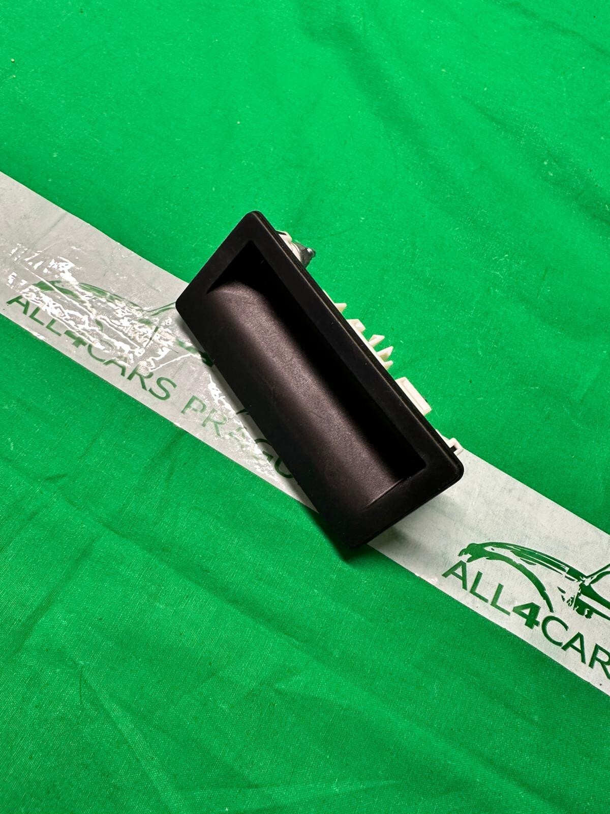 VW AUDI SEAT SKODA DRUCKTASTER KLAPPENSCHLOSS BETÄTIGUNG HECKKLAPPE ORIG.NEU!!! - Obrázek 6