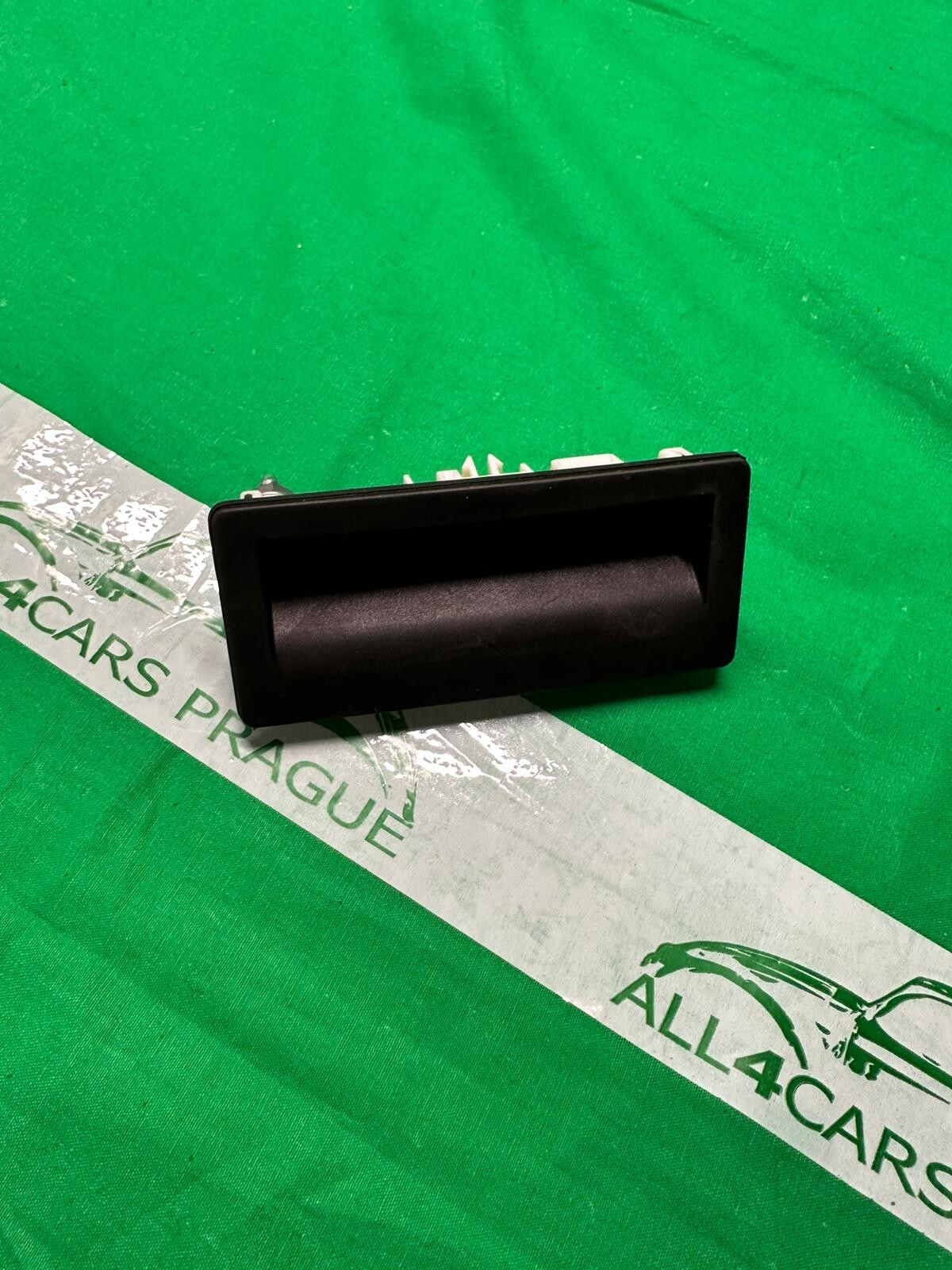 VW AUDI SEAT SKODA DRUCKTASTER KLAPPENSCHLOSS BETÄTIGUNG HECKKLAPPE ORIG.NEU!!! - Obrázek 9