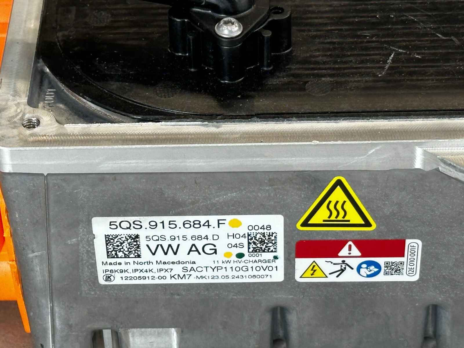 VW LADEGERÄT FÜR HOCHVOLT BATTERIE 5QS915684F FAST NEU Dem vom Test Wagen ... - Obrázek 3