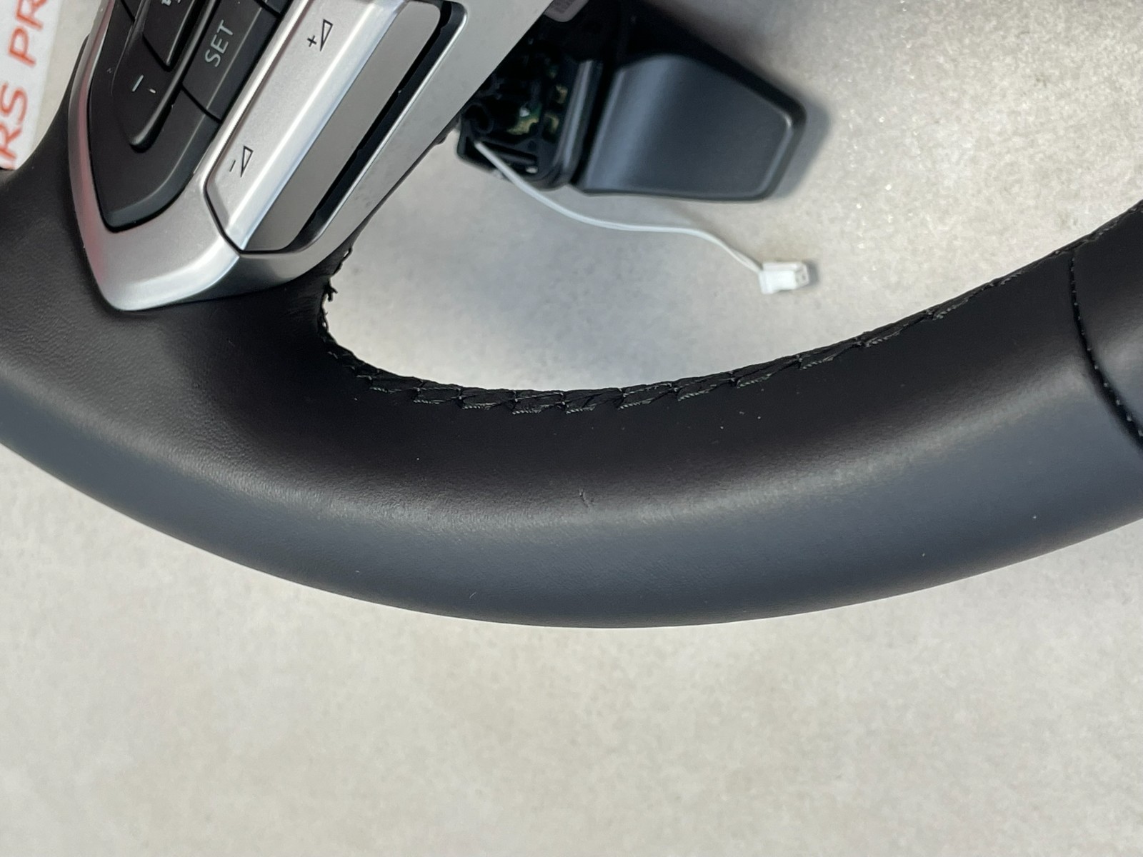 VW PASSAT LENKRAD SPORT LEDER BEHEIZT ABGEFLACHT R PADELS 5H0419089QG FAST NEU - Obrázek 10