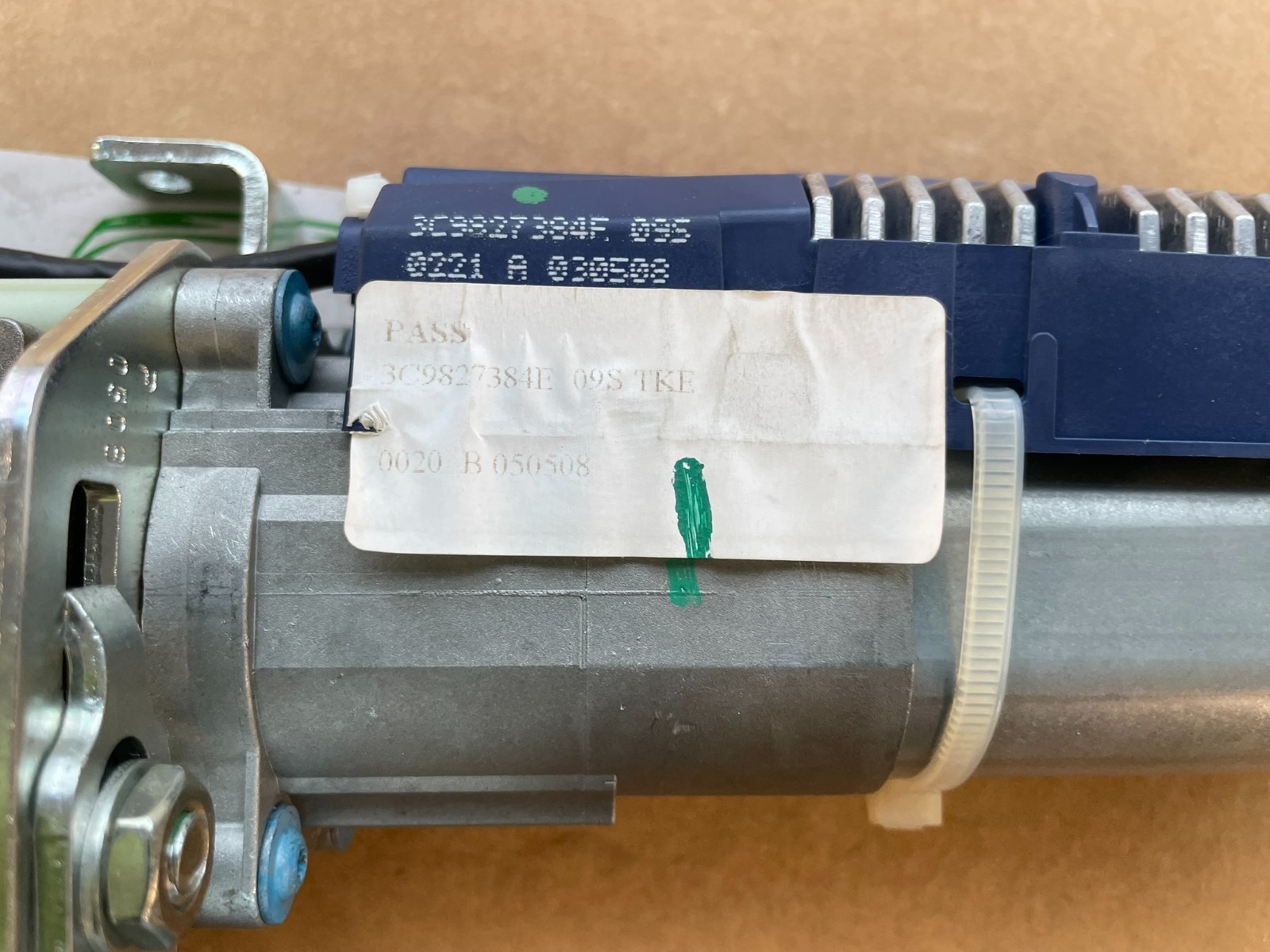 VW PASSAT VARIANT HECKKLAPPE ANTRIEB ANTRIEBSMOTOR 3C9827384E DEM VOM TEST CAR - Obrázek 8