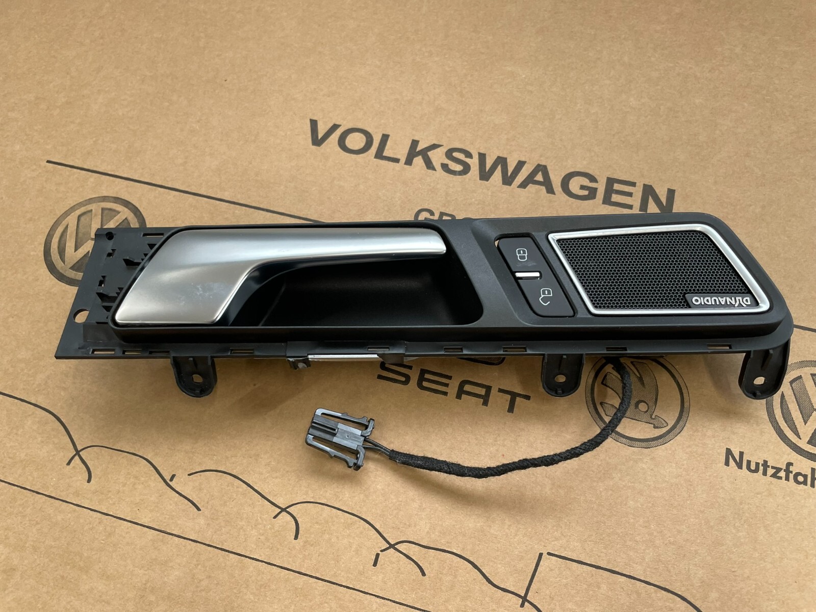 VW TOUAREG 7P TÜRGRIFF ZIERLEISTE DEKOR VORN R MIT DYNAUDIO ABDECKUNG 7P6837114 - Obrázek 11