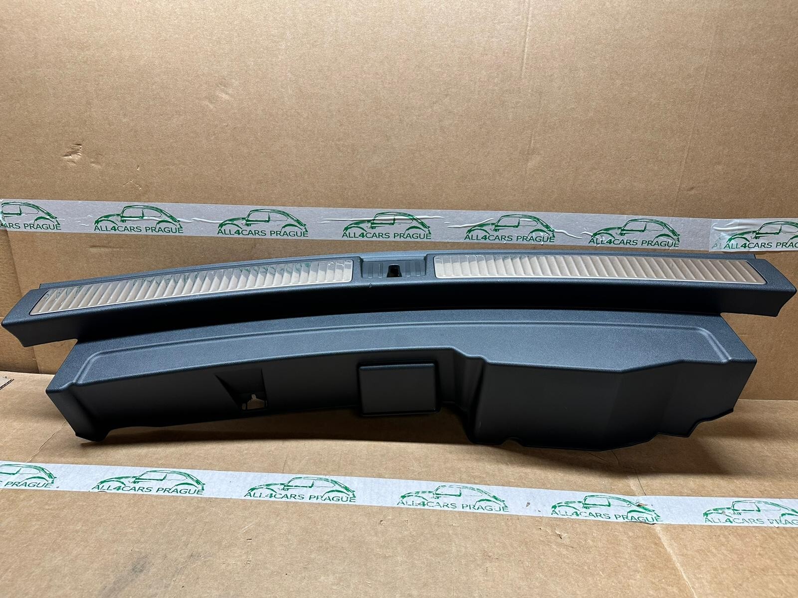 VW TOUAREG III ABDECKUNG FUR SCHLOSSTRAGER 760863459C ORIG. - Obrázek 3