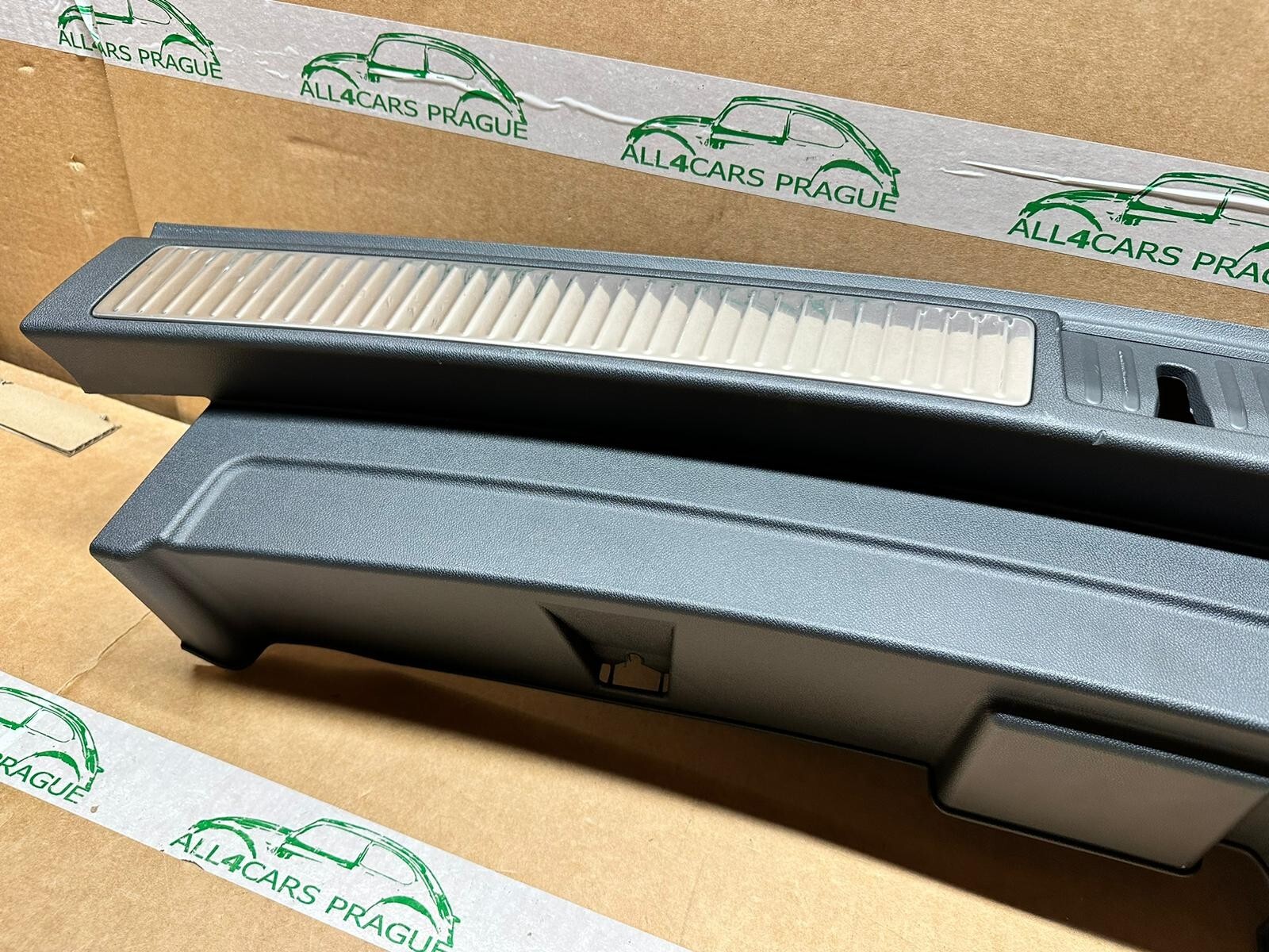 VW TOUAREG III ABDECKUNG FUR SCHLOSSTRAGER 760863459C ORIG. - Obrázek 8