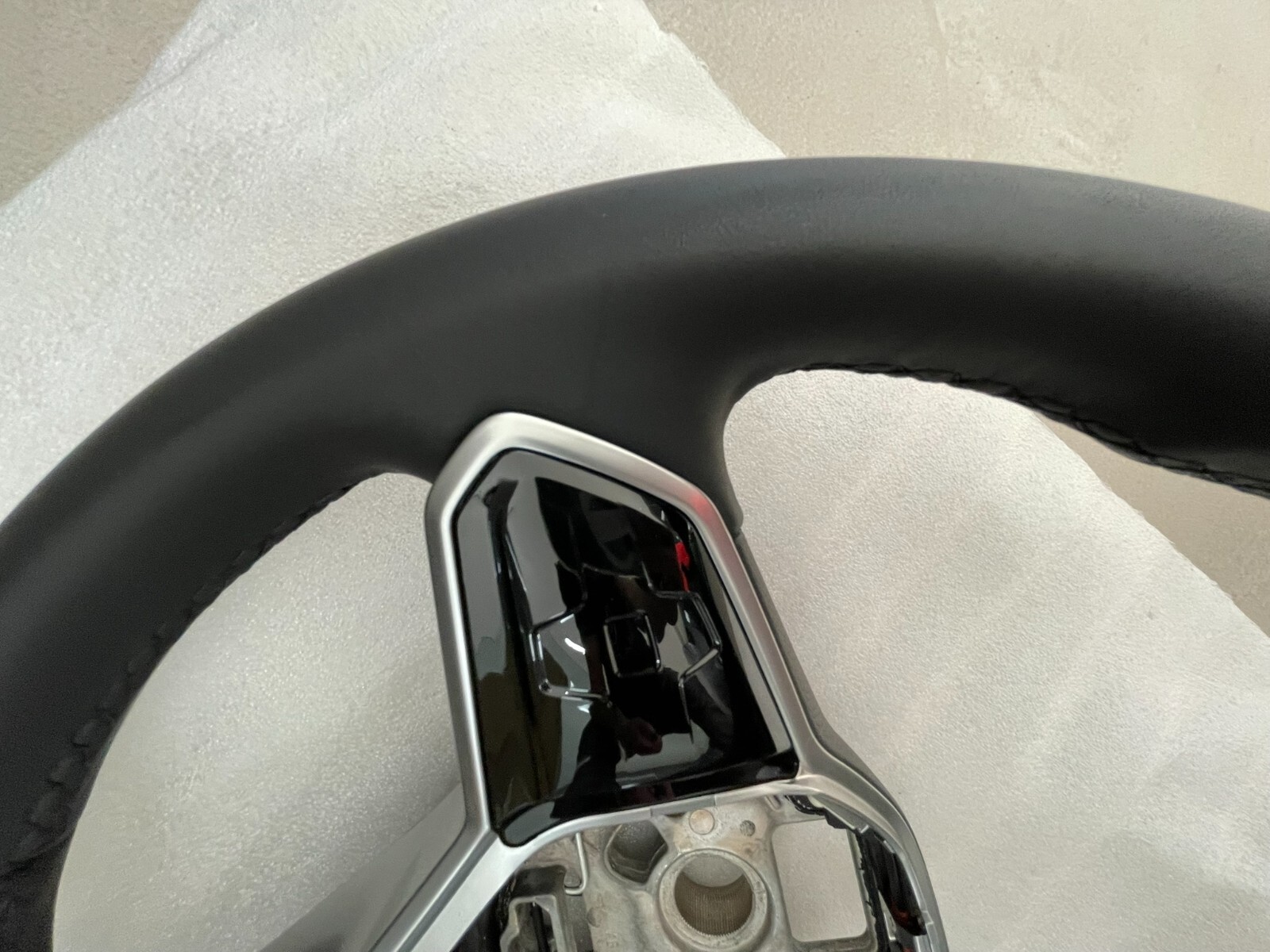 VW TOUAREG III CR7 SPORT LEDER LENKRAD R 760419089P - NUR 1971 KM STAND ORIG VW - Obrázek 16