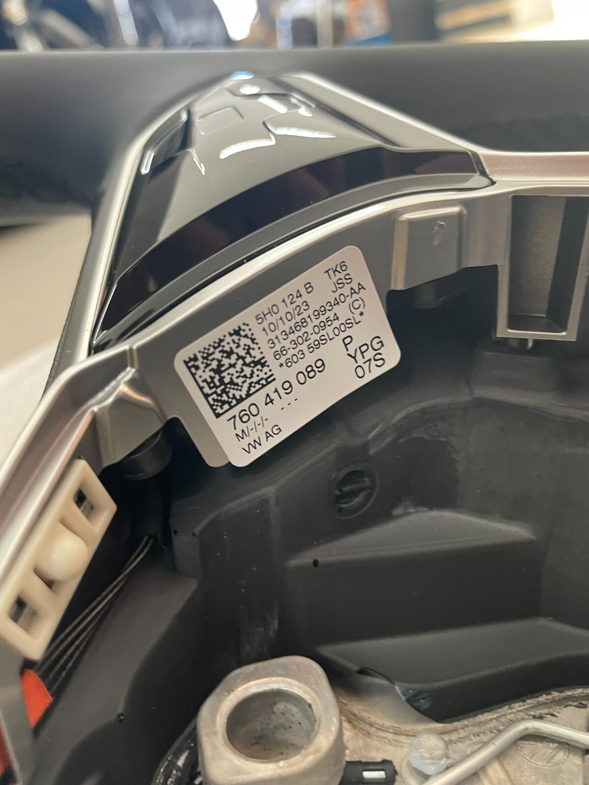 VW TOUAREG III CR7 SPORT LEDER LENKRAD R 760419089P - NUR 1971 KM STAND ORIG VW - Obrázek 3