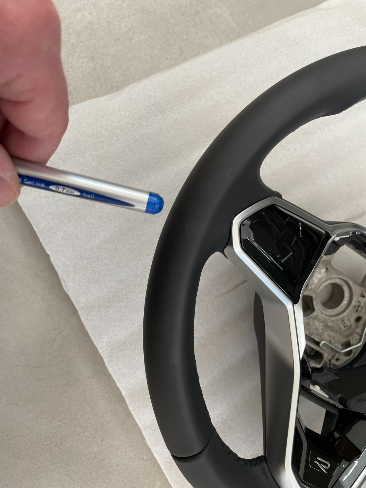 VW TOUAREG III CR7 SPORT LEDER LENKRAD R 760419089P - NUR 4877 KM STAND ORIG VW - Obrázek 17