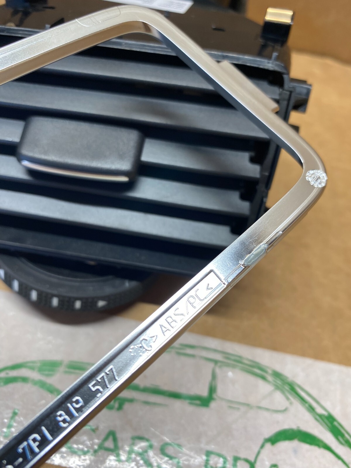 VW TOUAREG LUFT AUSSTRÖMER HEIZUNGSDÜSE LINKS MITTE VORN 7P1819727B TEST WAGEN - Obrázek 8