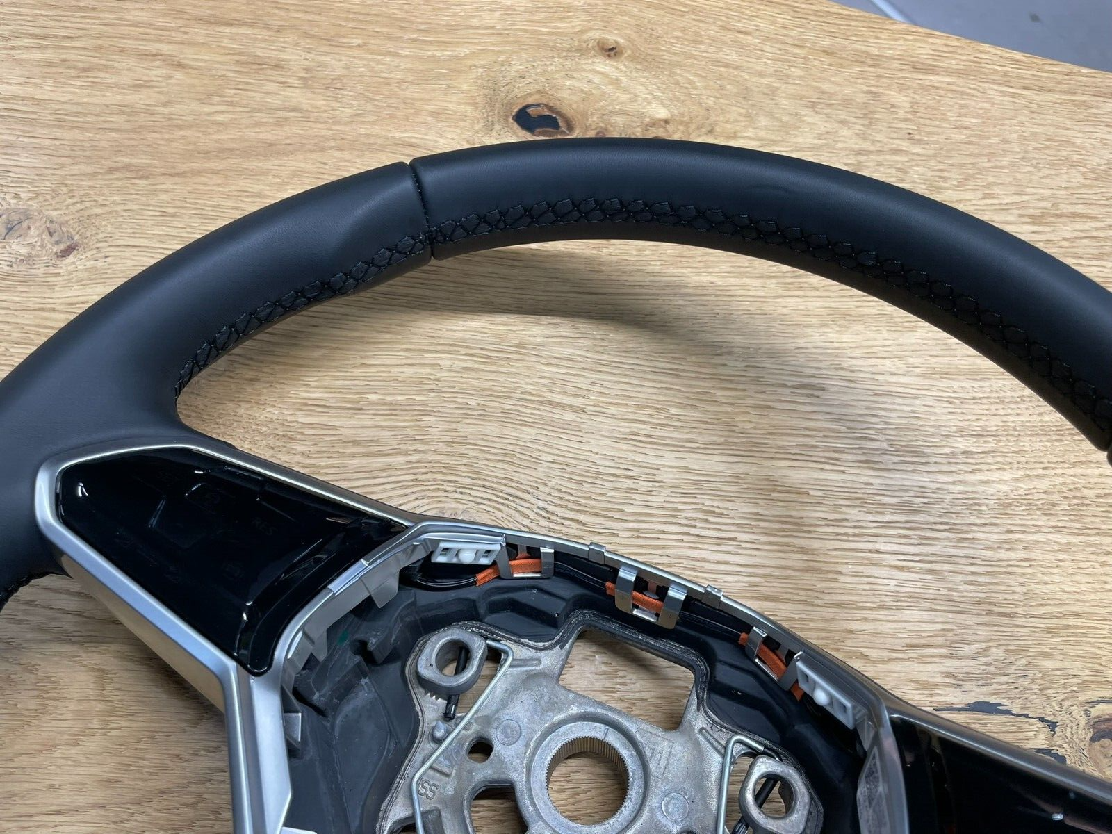 VW TOUAREG MULTIFUNKTIONS LEDER LENKRAD SPORT "R" 760419089Q FAST NEU TEST CAR - Obrázek 13