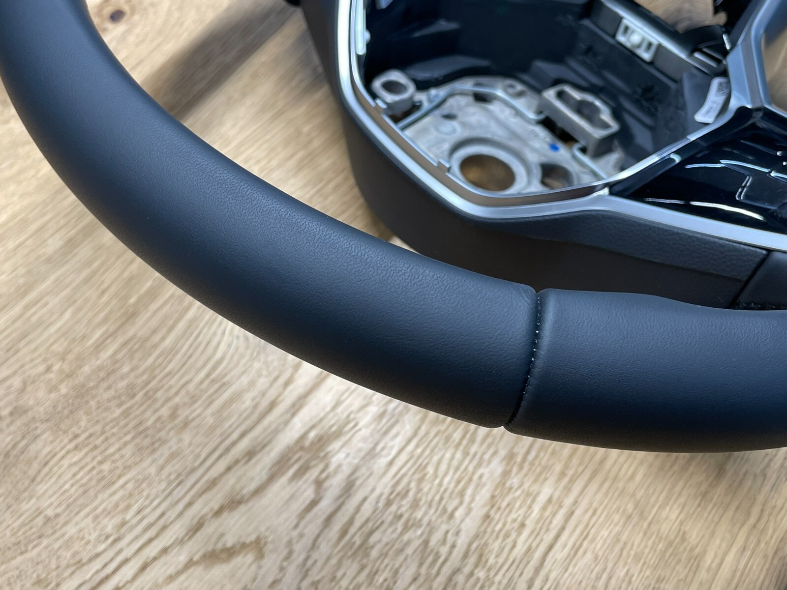 VW TOUAREG MULTIFUNKTIONS LEDER LENKRAD SPORT "R" 760419089Q FAST NEU TEST CAR - Obrázek 20