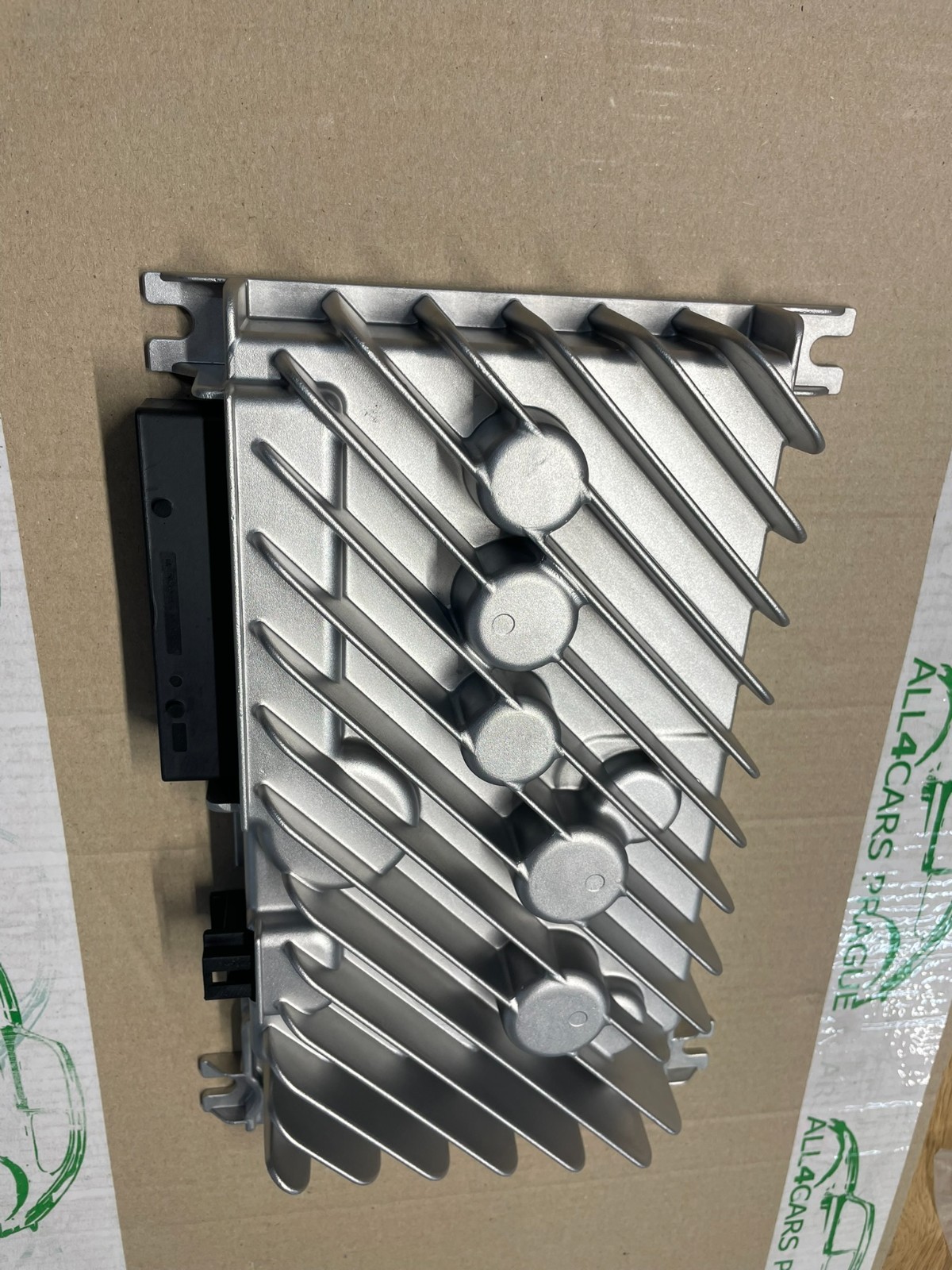 3G0035466J VW ŠKODA AUDIO VERSTÄRKER AUDIO AMPLIFIER 3G0035466J ORIG.NEU TEIL ! - Obrázek 9