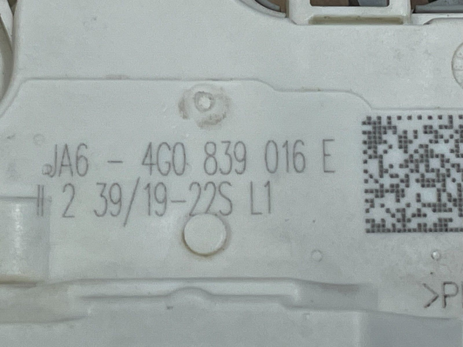 4G0839016E AUDI A6 A7 Q7.... VW TOUAREG TÜRSCHLOSS DOOR LOCK 4G0839016E Fast Neu - Obrázek 4