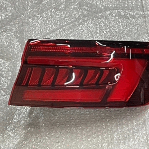 AUDI A4 LED HECKLEUCHTE RÜCKLICHT  RECHTS 8W5945092F DEMONT VOM TEST WAGEN ORIG.